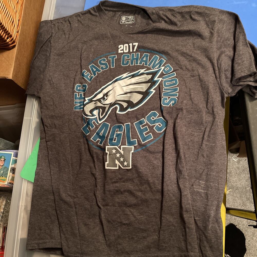 Philadelphia Eagles 2017 NFC East Division Champions Medium T-shirt